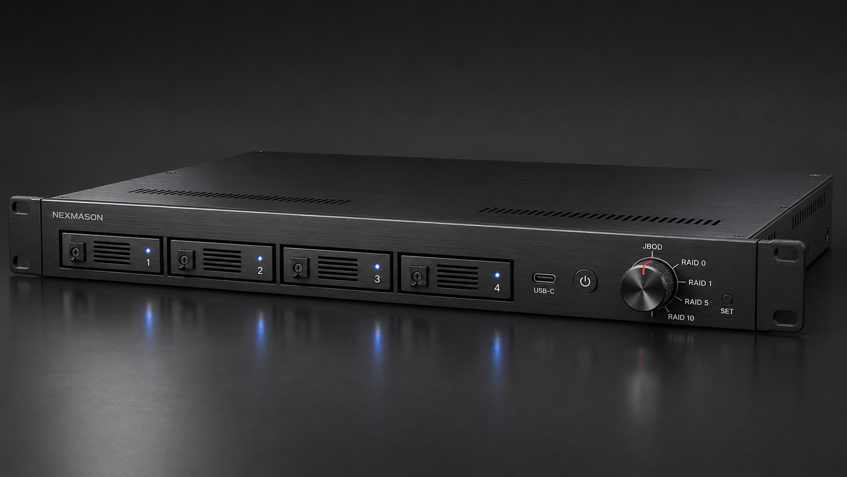 M.2 NVMe 4베이 랙마운트 장치